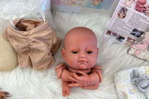 Alba Peek a Boo ~ beBorn DIY Kit