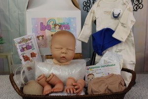 Angelina-Seiffert-white-1-4-limb-002