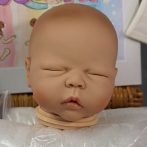 Angelina-Seiffert-white-1-4-limb-thumb-dollsinc