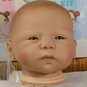 Benjamin-Seiffert-white-1-4-limb-thumb-dollsinc