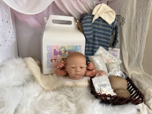 Benjamin-awake-1-4-003