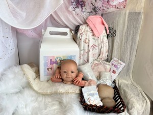 Estelle-awake-14-limbs-003