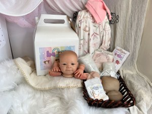 Estelle-awake-14-limbs-004