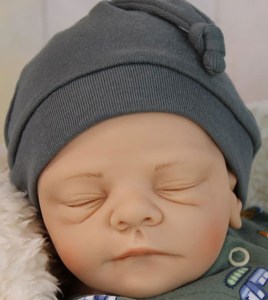 Freya-Kewy-20-mixed-limb-boy-thumb-001