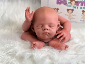 Hudson-asleep-full-limbs-beborn-0002