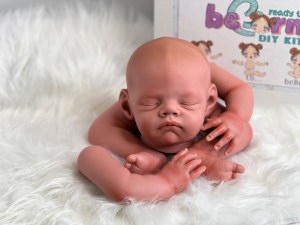 Hudson-asleep-full-limbs-beborn-003