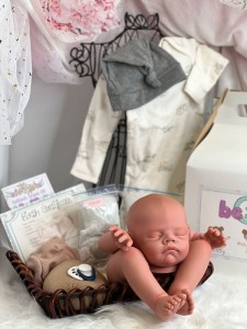 Hudson-asleep-full-limbs-beborn-006