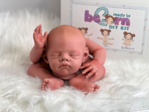 Layla-asleep-full-limbs-beborn-002