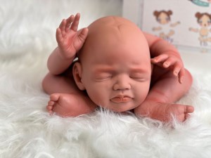 Layla-asleep-full-limbs-beborn-006