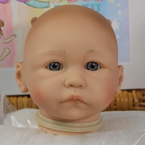 Lilli-Grace-Seiffert-white-1-4-limb-thumb-dollsinc