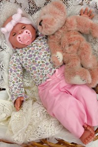 Magnolia-Peek-a-Boo-cg-003