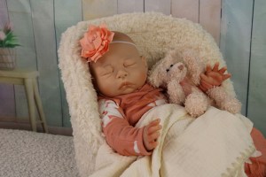 Olivia-Johnson-weighted-baby-003