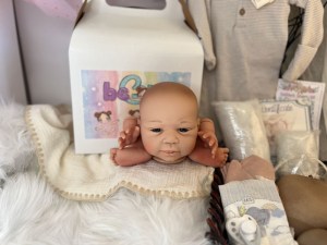 Olivia-asleep-14-limbs-002