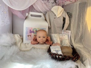 Olivia-asleep-14-limbs-003