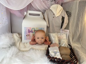 Olivia-asleep-14-limbs-005