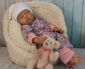 Rylee-Sieben-asleep-18inch-1-4-limb-001