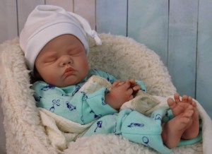 Rylee-Sieben-asleep-18inch-1-4-limb-007