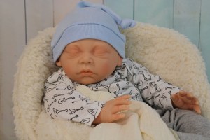 Tommy-Mousa-asleep-20inch-1-4-limb-007