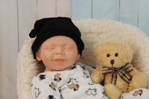 Willow-Sieben-asleep-18inch-1-4-limb-002-csdp
