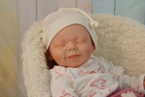 Willow-Sieben-asleep-18inch-1-4-limb-005-csdp