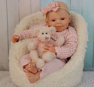 Willow-Sieben-awake-18inch-thumb-005b
