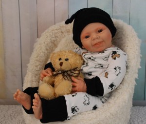 Willow-Sieben-awake-18inch-thumb-007b