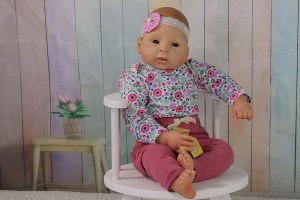 amalia-weighted-playdoll-004