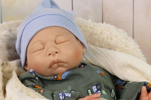 olivia-weighted-playdoll-004